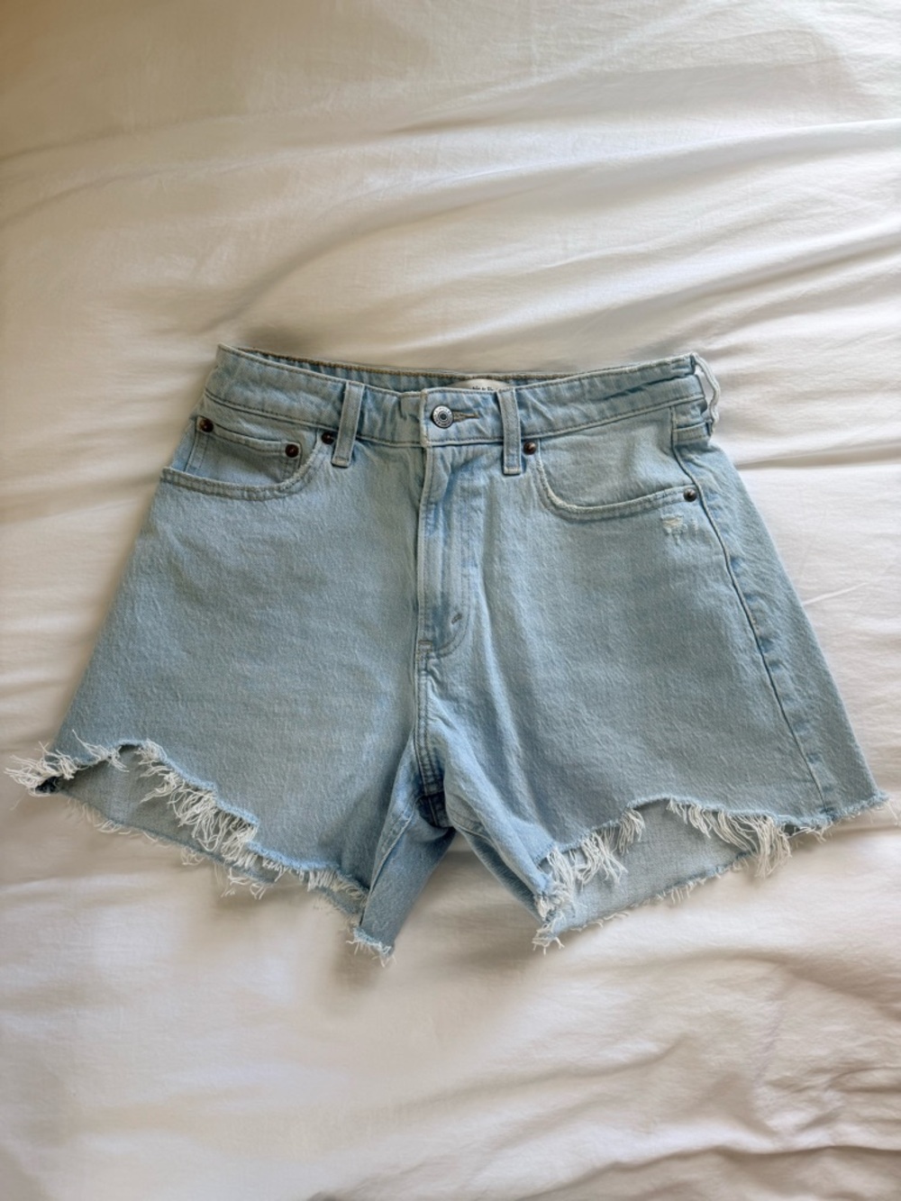 Abercrombie & Fitch | Curve Love High Rise Dad Short | Light Wash | Size 28